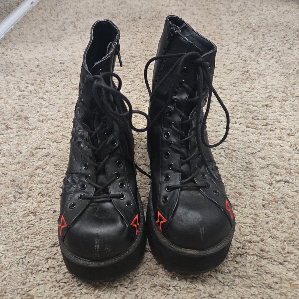 Demonia Ranger Boots Size 9 View 2